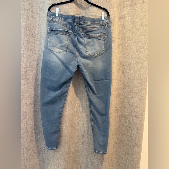 Democracy Light Blue Distressed Skinny Jeans - Picture 2 of 6